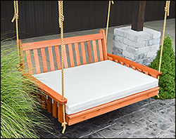 Red Cedar Traditional Swingbed w/Cushion