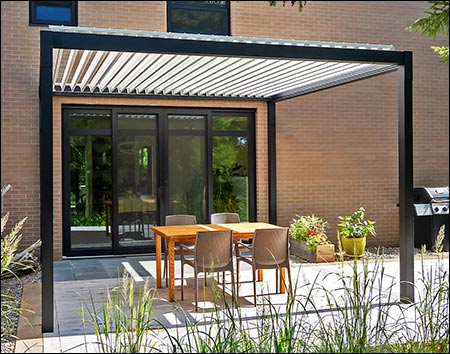 Aluminum Manual Free-Standing Louvered Pergola