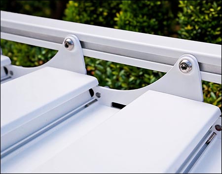 Aluminum Manual Free-Standing Louvered Pergola